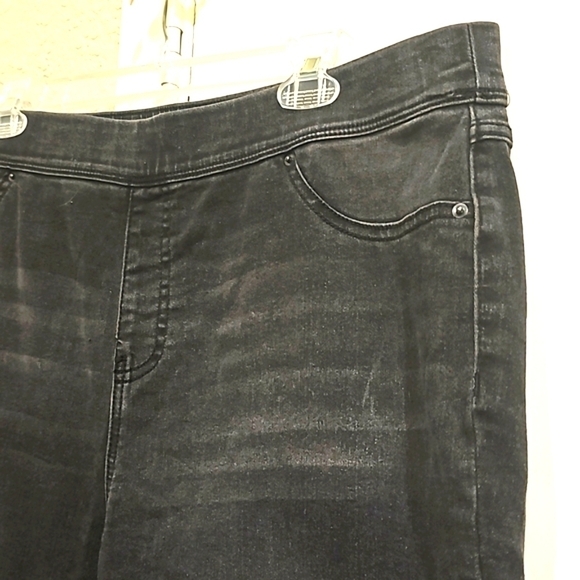 Amazon Distressed Black Pull on pants. Gently worn 1X - Picture 4 of 8